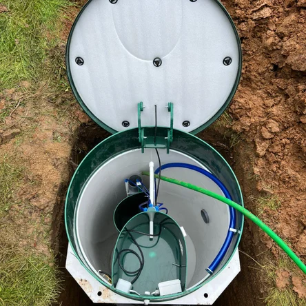 Монтаж септика(станции биологической очистки)